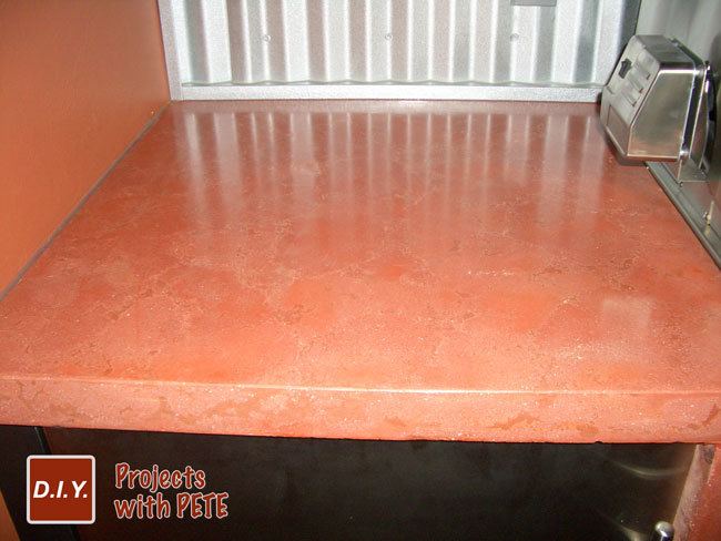 concrete-table-with-veined-technique